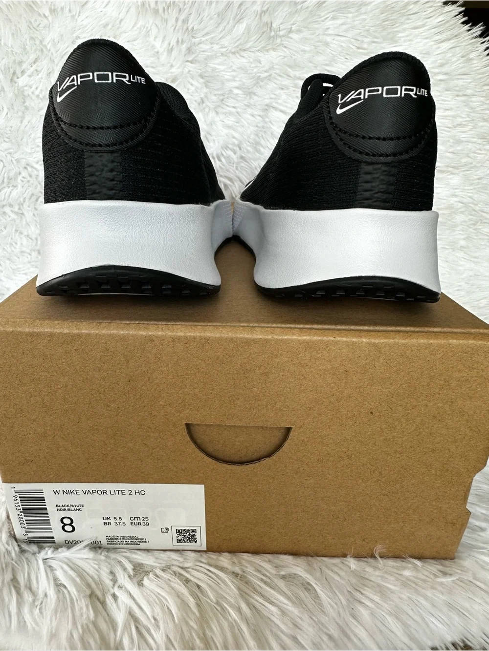 New in Box Nike Black and White Women's Vapor Lite 2 HC Athletic Shoes